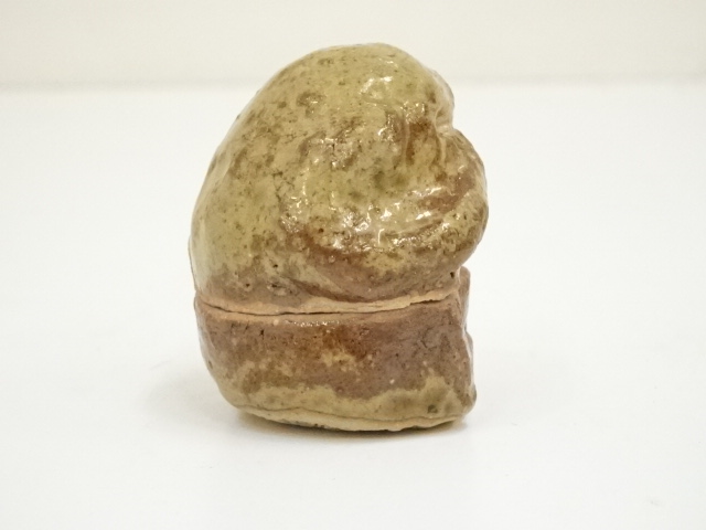  赤膚焼　小川二楽造　干支申香合（共箱）